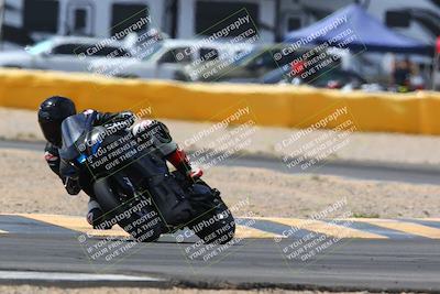 media/Apr-10-2022-SoCal Trackdays (Sun) [[f104b12566]]/Turn 2 (1135am)/